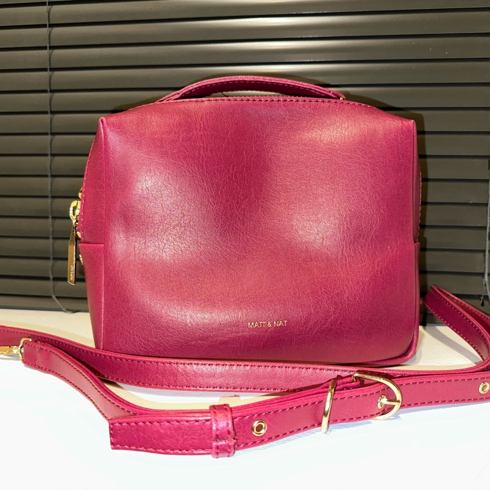 Matt & Nat Pink Crossbody Bag with Sleek Design